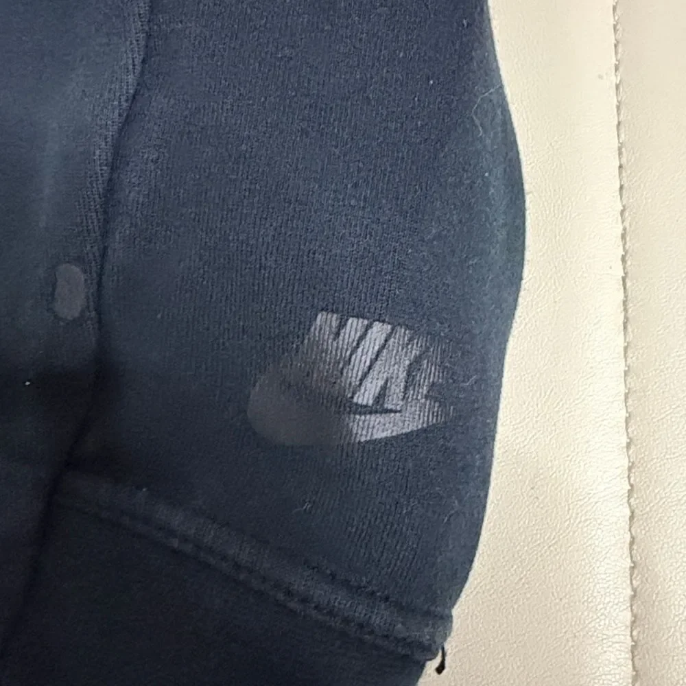 Nike Men's Black Sweatshirt
